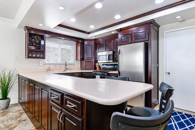 Building Photo - 901 Carlson Dr