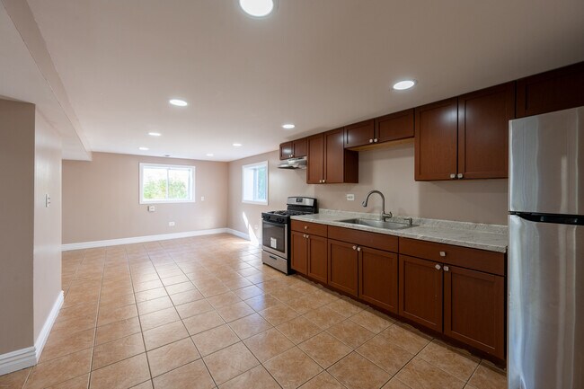 Building Photo - 7 Cardinal Ln