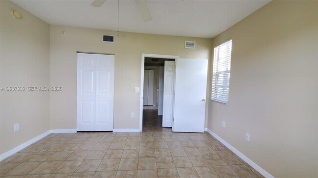 Building Photo - 2201 W Preserve Way