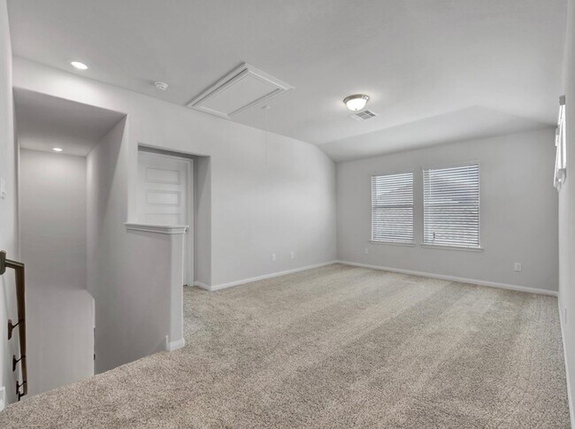 Building Photo - 6919 Ventura Dr