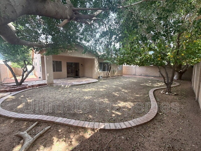 Building Photo - 8207 W Salter Dr