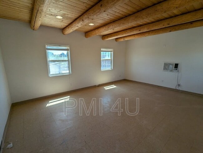 Building Photo - 117 Carey Rd