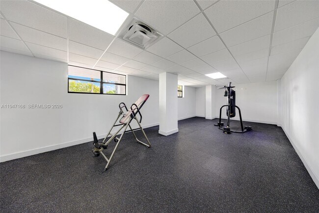 Building Photo - 600 Parkview Dr