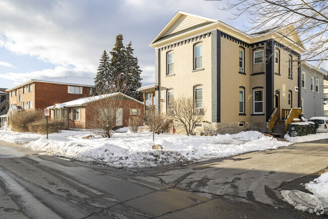 Primary - 52 Myrtle St