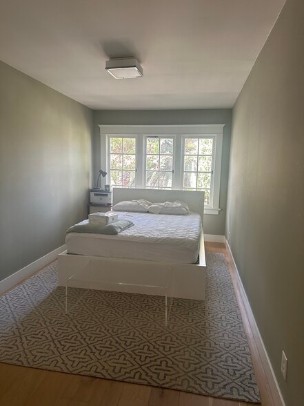 Bedroom 2 - 1015 Manzanita St
