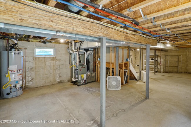 Building Photo - 111 Main St