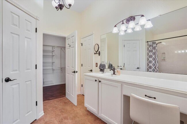 Building Photo - 1608 Goddard Bluff Dr