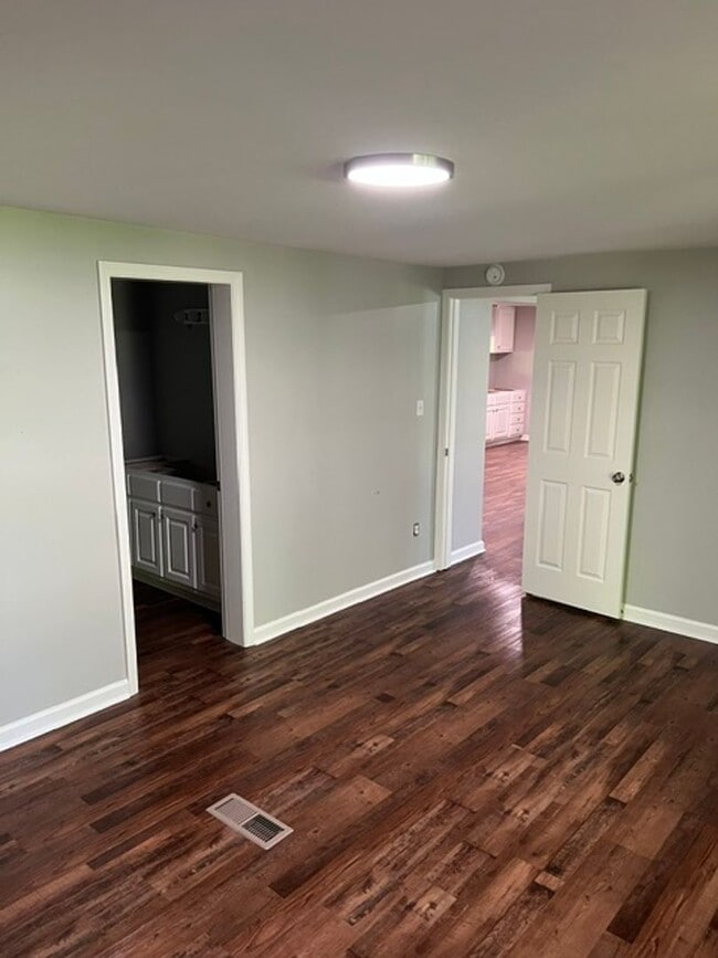 Building Photo - Renovated 3 Bedroom 2 Bath Home for Rent!!