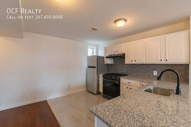 Building Photo - 305 N 41st St