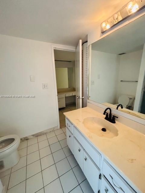 Building Photo - 5701 Collins Ave