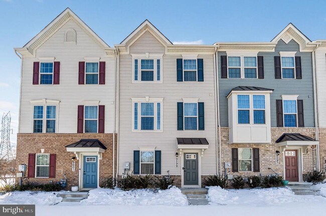Building Photo - 9599 Tall Oaks Rd