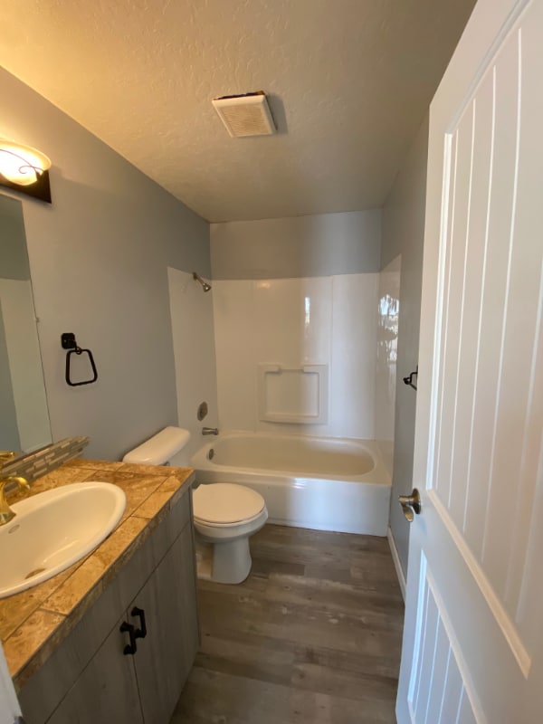 Building Photo - 420 Murray Ave