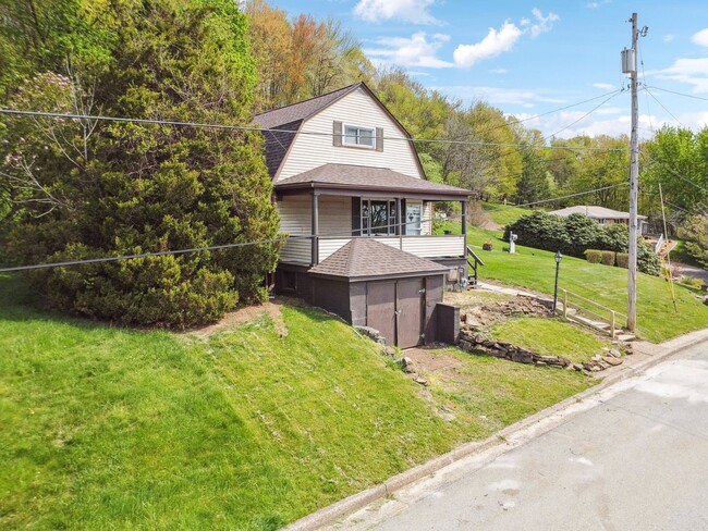 Building Photo - Beautiful 3 bedroom home in Jeannette avai...