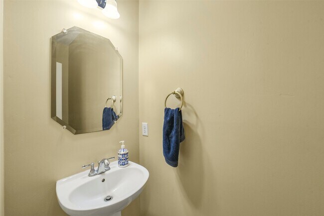Building Photo - 22554 Bristolwood Ct
