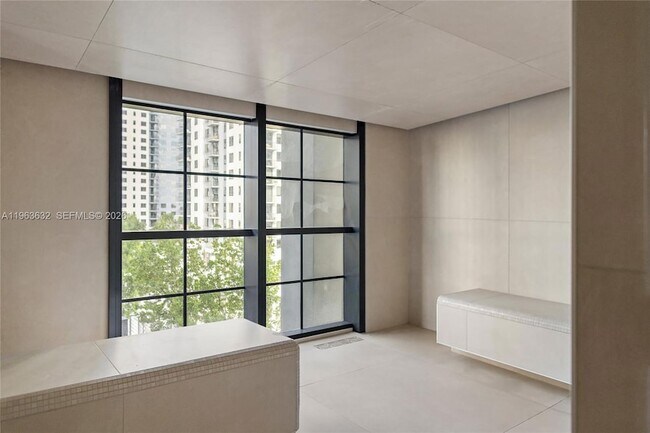 Building Photo - 159 NE 6th St