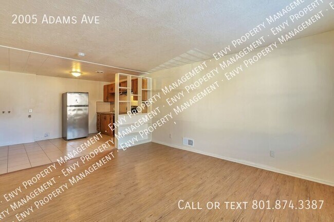 Building Photo - 2005 Adams Ave