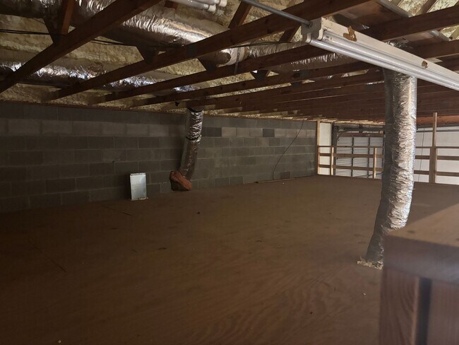 Building Photo - 1/1 Barndominium on One Gated Acre in Rura...