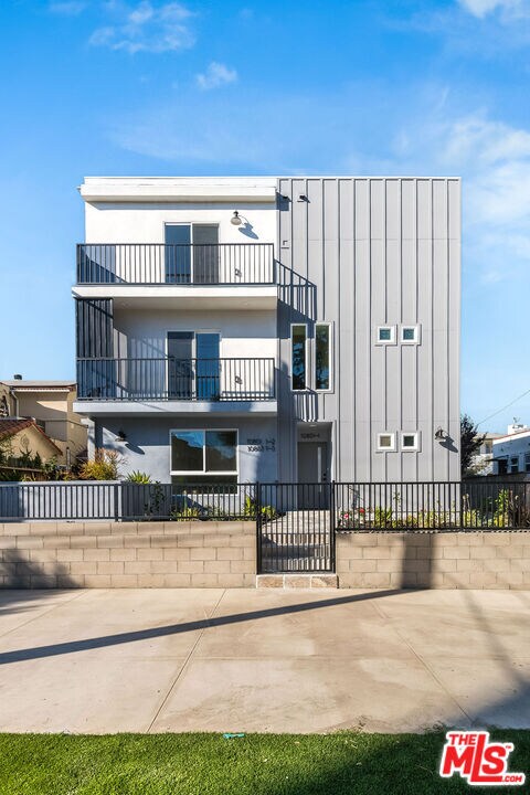 Building Photo - 10803 1/2 Kling St