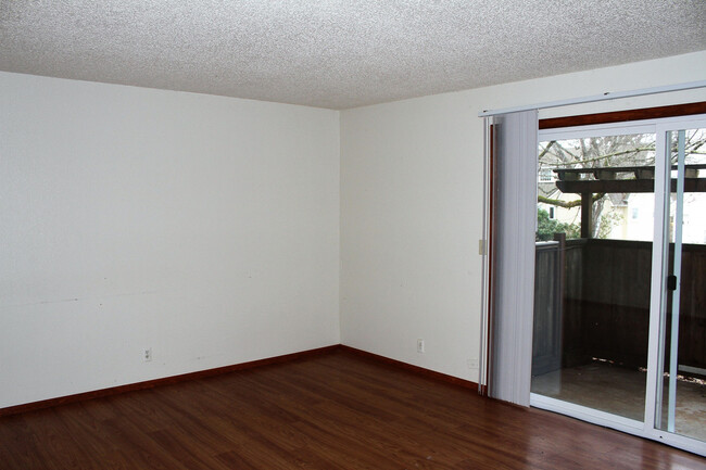 Building Photo - MOVE-IN SPECIAL! 1/2 OFF FIRST MONTH"S REN...