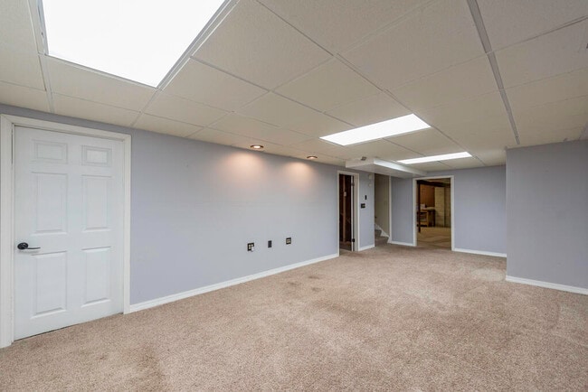 Building Photo - 8929 42 Ct