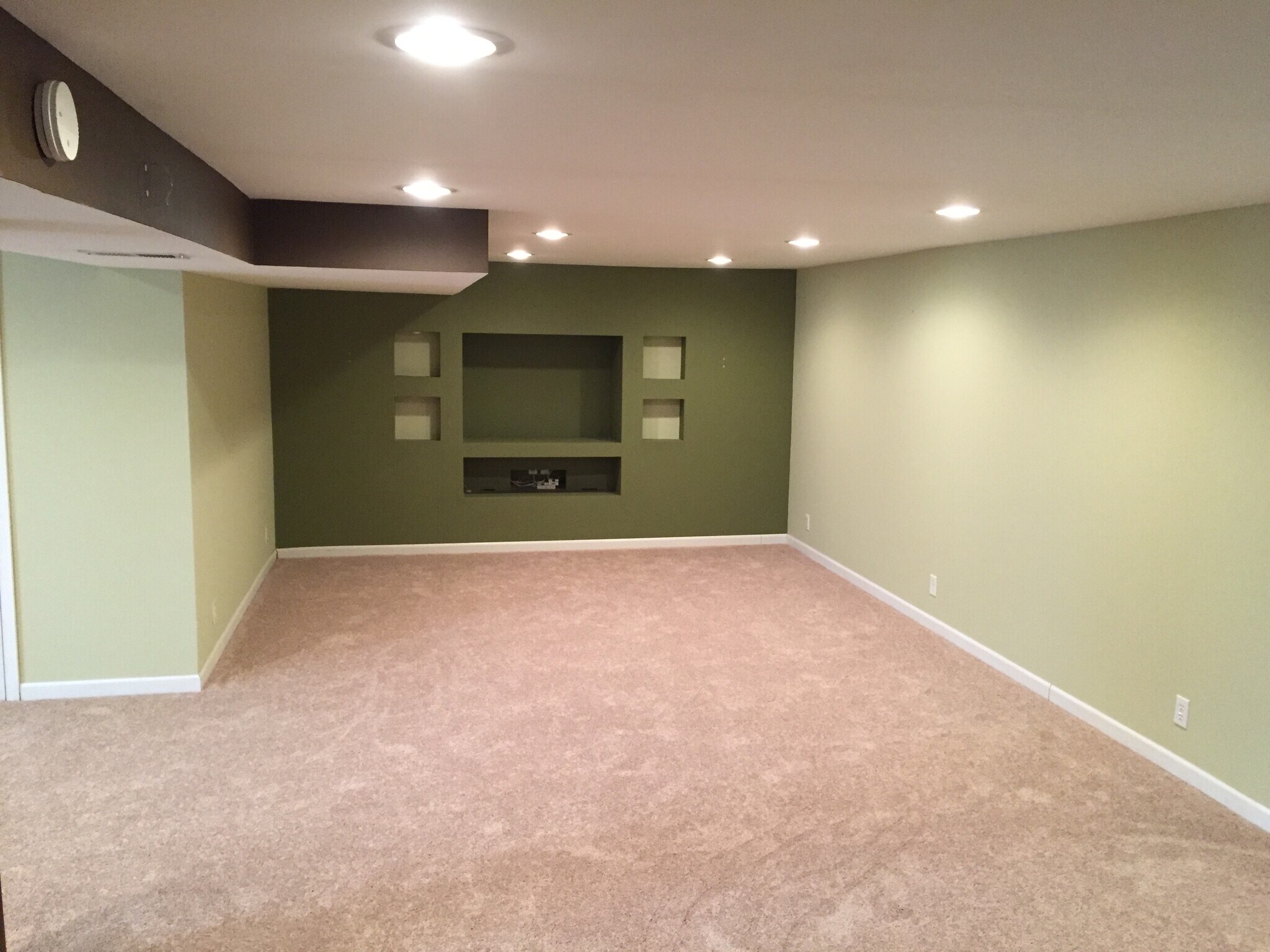 Building Photo - 3719 Clearview Dr