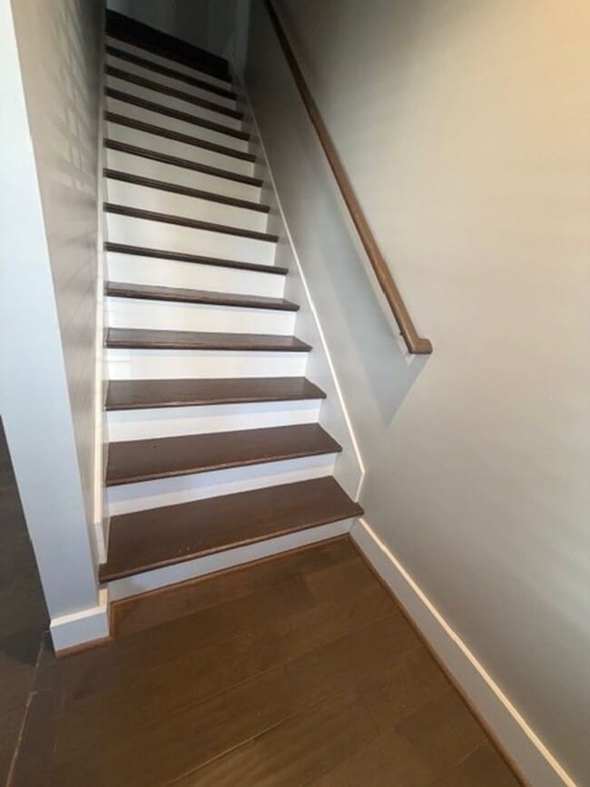 Building Photo - Portlock Square