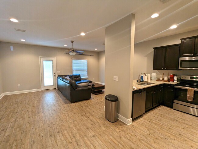 Building Photo - 8776 Brown Pelican Cir