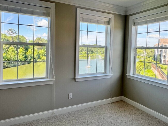 Building Photo - 2 Bedroom | 2 Bathroom Corner Unit Townhom...
