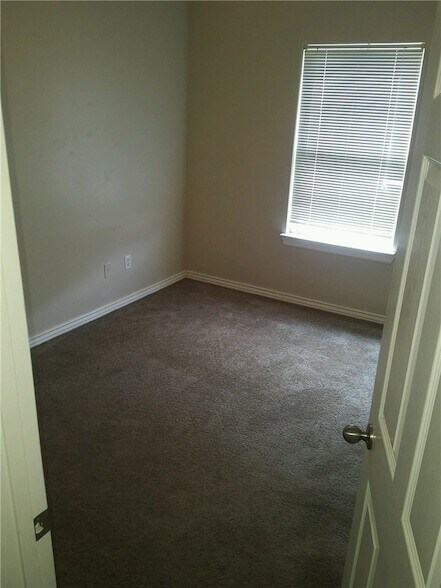 Building Photo - 334 Graystone Cir