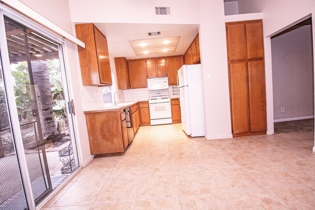 Building Photo - 9929 Palo Alto St