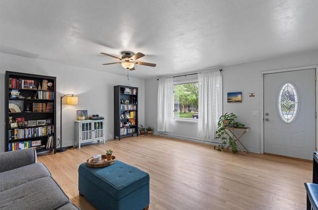 Building Photo - 2830 Moland St