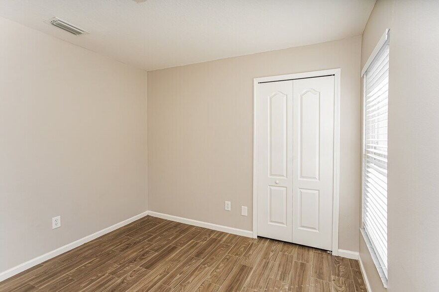 Building Photo - 12432 Tree Pointe Ct