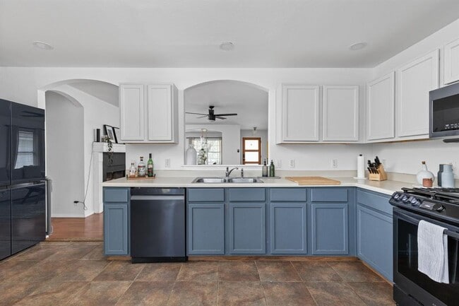 Building Photo - 8904 Kimono Ridge Dr