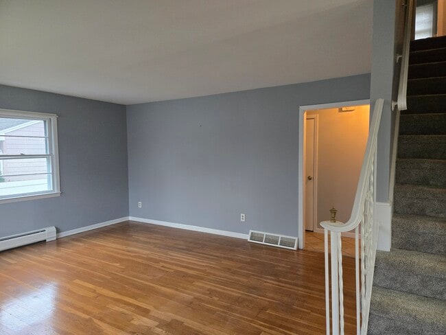 Building Photo - 36 Tina Cir