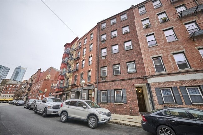 Building Photo - 250 North St