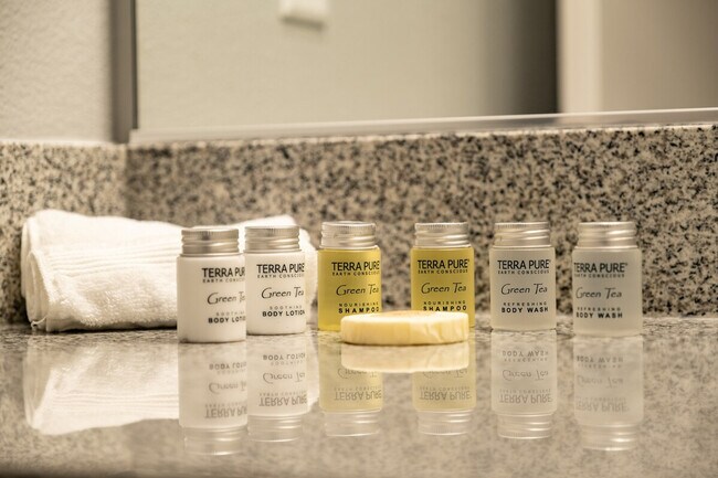 Building Photo - 2301 Ingersoll Ave