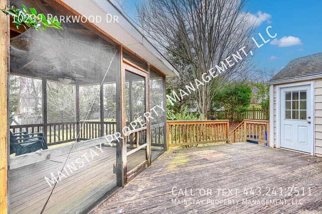 Building Photo - 10239 Parkwood Dr