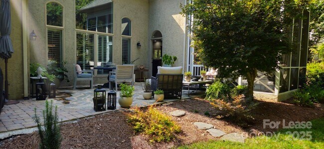 Building Photo - 5523 Challis View Ln