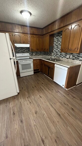 Building Photo - 3611 Barry Ave