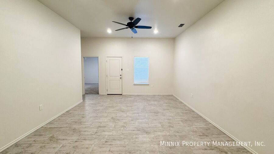 Building Photo - 1102 N 7th St