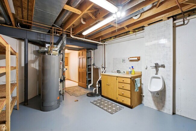 Building Photo - 223 Mistwood Ln
