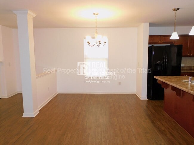 Building Photo - 5013 Red Poll Dr