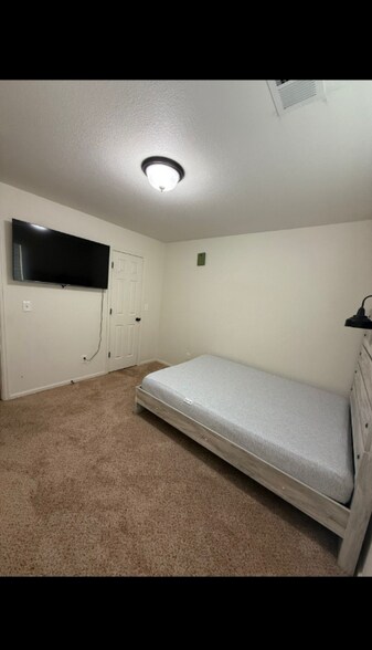 Building Photo - 20680 Lackland Pl