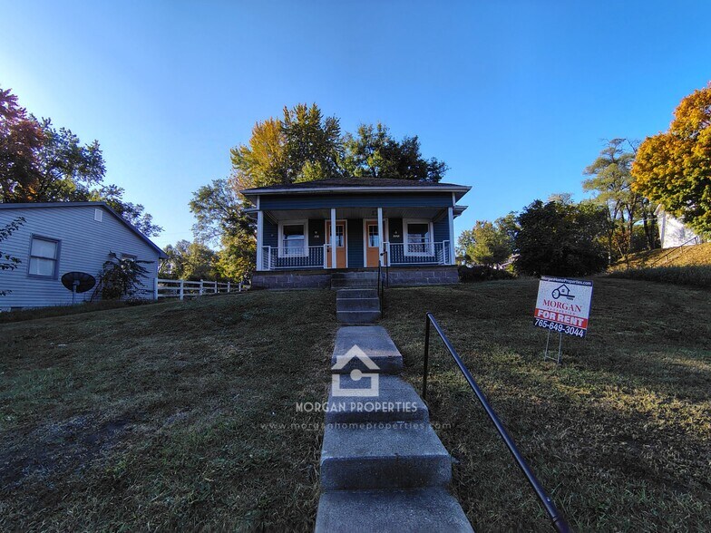 Primary Photo - 1323 W 10th St