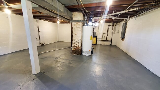 Building Photo - 1232 11th St NW