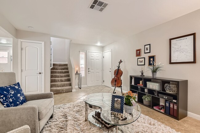 Building Photo - Beautiful 3 bedroom Home Located in the Vi...