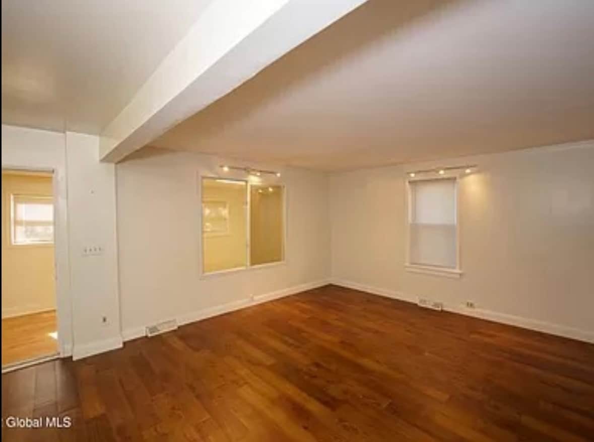 Building Photo - 1508 Tibbits Ave