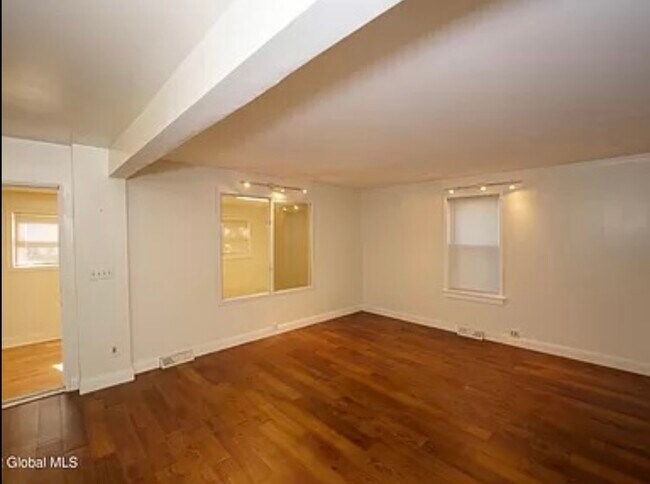 Building Photo - 1508 Tibbits Ave