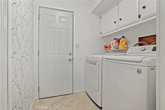 Building Photo - 3883 Buchanan St