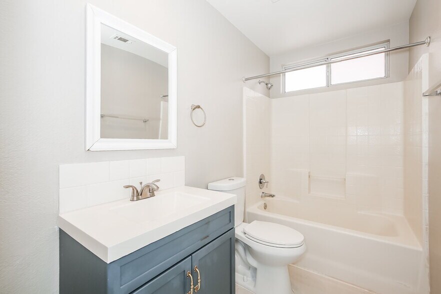 Building Photo - 6040 Hidden Rock Dr